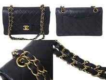 Load image into Gallery viewer, CHANEL シャネル マトラッセ Wフラップ ショルダーバッグ ココマーク 7番台 ラムスキン ブラック ゴールド金具 美品 中古 4c068476