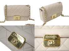 画像をギャラリービューアに読み込む, CHANEL シャネル マトラッセ ミニチェーンショルダーバッグ ココマーク 18番台 ラムスキン ピンク ゴールド金具 美品 中古 4c068480