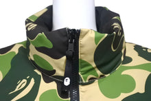 Load image into Gallery viewer, 新品未使用 A Bathing Ape アベイシングエイプ ダウンジャケット リバーシブル OZXDNM144007L カーキ ベージュ ブラック サイズL 4c068541