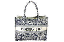 Load image into Gallery viewer, Christian Dior クリスチャンディオール ブックトートバッグ ミディアム M1296ZRGO_M35I リバース トワル ドゥ ジュイ エンブロイダリー 良品 中古 4c068599