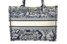 画像をギャラリービューアに読み込む, Christian Dior クリスチャンディオール ブックトートバッグ ミディアム M1296ZRGO_M35I リバース トワル ドゥ ジュイ エンブロイダリー 良品 中古 4c068599