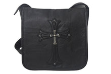 画像をギャラリービューアに読み込む, 極美品 CHROME HEARTS クロムハーツ ショルダーバッグ セメタリークロスパッチ メールバック レザー 中古 4c068743