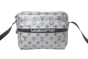 極美品 LOUIS VUITTON ルイヴィトン メッセンジャーPM ショルダーバッグ M43859 日本限定 モノグラムリフレクト レザー シルバー金具 中古 4c068785