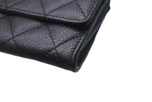 画像をギャラリービューアに読み込む, CHANEL シャネル マトラッセ コンパクトカードケース ココマーク 16番台 イタリア製 キャビアスキン ブラック 美品 中古 4c068812