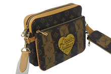 画像をギャラリービューアに読み込む, 新品同様 LOUIS VUITTON ルイヴィトン × NIGO モノグラムストライプ トリオメッセンジャー ショルダーバッグ M45965 中古 4c068822