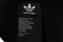 Load image into Gallery viewer, 極美品 BALENCIAGA × ADIDAS バレンシアガ × アディダス ビーニー ニットキャップ 724009 サイズ2 ブラック ホワイト アクリル 中古 4c068949