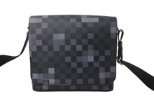 画像をギャラリービューアに読み込む, LOUIS VUITTON ルイヴィトン ディストリクトPM ショルダーバッグ N40072 ダミエグラフィット ピクセル PVC レザー シルバー金具 美品 中古 4c068953