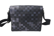 Load image into Gallery viewer, LOUIS VUITTON ルイヴィトン ディストリクトPM ショルダーバッグ N40072 ダミエグラフィット ピクセル PVC レザー シルバー金具 美品 中古 4c068953