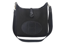 Load image into Gallery viewer, HERMES エルメス エヴリン1PM ショルダーバッグ ブラック トワルアッシュ ヴォースイフト ☐H刻印 シルバー金具 美品 中古 4c069015