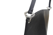 画像をギャラリービューアに読み込む, LOUIS VUITTON ルイ ヴィトン ポシェット ドゥミリュンヌ ハンドバッグ ポーチ M52622 エピ ブラック 美品 中古 4c069024