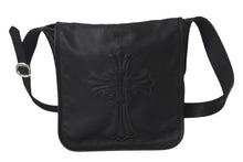 画像をギャラリービューアに読み込む, CHROME HEARTS クロムハーツ クロスパッチ レザーメールバッグ ショルダーバッグ レザーパッチ ブラック シルバ−925 美品 中古 4c069088