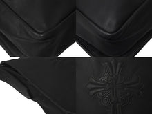 画像をギャラリービューアに読み込む, CHROME HEARTS クロムハーツ クロスパッチ レザーメールバッグ ショルダーバッグ レザーパッチ ブラック シルバ−925 美品 中古 4c069088