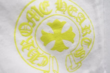 画像をギャラリービューアに読み込む, 極美品 CHROME HEARTS クロムハーツ ホースシュー プリント ロゴ 半袖Ｔシャツ ハリウッド限定 ホワイト イエロー コットン サイズM 中古 4c069094