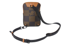 画像をギャラリービューアに読み込む, LOUIS VUITTON ルイヴィトン NIGO アマゾンスリングバッグ ショルダーバッグ N40379 ブラウン ブラック 美品 中古 4c069165