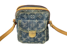 Load image into Gallery viewer, LOUIS VUITTON ルイヴィトン モノグラムデニム カメラバッグ ショルダーバッグ M95348 インディゴ ブルー 美品 中古 4c069177