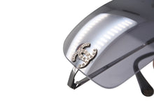 Load image into Gallery viewer, CHANEL シャネル ココマーク サングラス グラデーションレンズ リムレス 4017-D シルバー ブラック サイズ62□17 美品 中古 4c069198