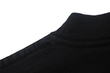 画像をギャラリービューアに読み込む, CHROME HEARTS クロムハーツ 半袖Ｔシャツ サイズM スクロールロゴ ダガー ネックロゴ プリント ブラック レッド ヴィンテージ 美品 中古 4c069223