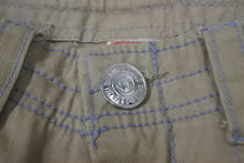 Load image into Gallery viewer, TRUE RELIGION トゥルーレリジョン カーゴパンツ サイズ34 ベージュ コットン 刺繍 ヴィンテージ 美品 中古 4c069250
