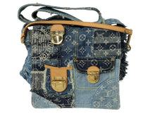 Load image into Gallery viewer, 極美品 LOUIS VUITTON ルイヴィトン パッチワーク ポスティ メッセンジャーバッグ M95374 モノグラムデニム ブルー 中古 4c069283