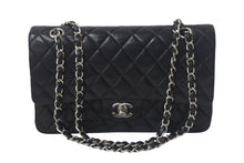 Load image into Gallery viewer, CHANEL シャネル マトラッセ25 Wチェーンショルダーバッグ Wフラップ ココマーク 6番台 ラムスキン ブラック シルバー金具 美品 中古 4c069287