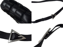 画像をギャラリービューアに読み込む, BOTTEGA VENETA ボッテガヴェネタ ショルダーバッグ パデッド カセット イントレチャート シルバー金具 ブラック 美品 中古 4c069298