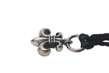 画像をギャラリービューアに読み込む, 極美品 Chrome Hearts クロムハーツ レザーチョーカー ユリ BSフレア 牛革 ブラック シルバー925 中古 4c069330