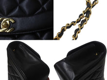 画像をギャラリービューアに読み込む, CHANEL シャネル ダイアナ22 マトラッセ チェーンショルダーバッグ ココマーク 2番台 ラムスキン ブラック ゴールド 美品 中古 4c069361
