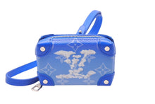 画像をギャラリービューアに読み込む, 極美品 LOUIS VUITTON ルイヴィトン ソフトトランクネックレスウォレット ショルダーバッグ モノグラムクラウズ PVC ブルー ホワイト 中古 4c069402