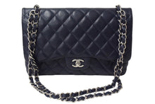 Load image into Gallery viewer, 極美品 CHANEL シャネル Wフラップ マトラッセ30 チェーンショルダーバッグ 19番台 キャビアスキン ネイビー ゴールド金具 中古 4c069406