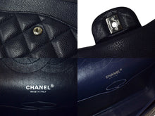 Load image into Gallery viewer, 極美品 CHANEL シャネル Wフラップ マトラッセ30 チェーンショルダーバッグ 19番台 キャビアスキン ネイビー ゴールド金具 中古 4c069406