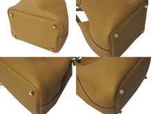 Load image into Gallery viewer, 新品同様品 HERMES エルメス ピコタンロックPM D刻印 18 トリヨンクレマンス ビスキュイ シルバー金具 ハンドバッグ 中古 4c069536