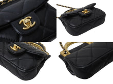 Load image into Gallery viewer, 極美品 CHANEL シャネル マトラッセ チェーン ミニ ショルダーバッグ 31番台 ブラック ラムスキン ココマーク ゴールド金具 中古 4c069578