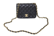 画像をギャラリービューアに読み込む, CHANEL シャネル ミニマトラッセ 17cm チェーンショルダーバッグ ブラック 27番台 レザー ゴールド金具 美品 中古 4c069751