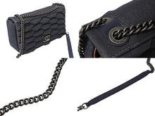 Load image into Gallery viewer, 極美品 CHANEL シャネル Wチェーンショルダーバッグ 22番台 デニムプリーツ ココマーク タートル インディゴ レザー 中古 4c069769
