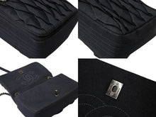 Load image into Gallery viewer, 極美品 CHANEL シャネル Wチェーンショルダーバッグ 22番台 デニムプリーツ ココマーク タートル インディゴ レザー 中古 4c069769