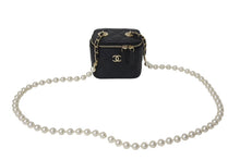 画像をギャラリービューアに読み込む, 極美品 CHANEL シャネル スモールバニティ パールショルダーバッグ 31番台 AP2581 ココマーク ラムスキン フェイクパール 中古 4c069772