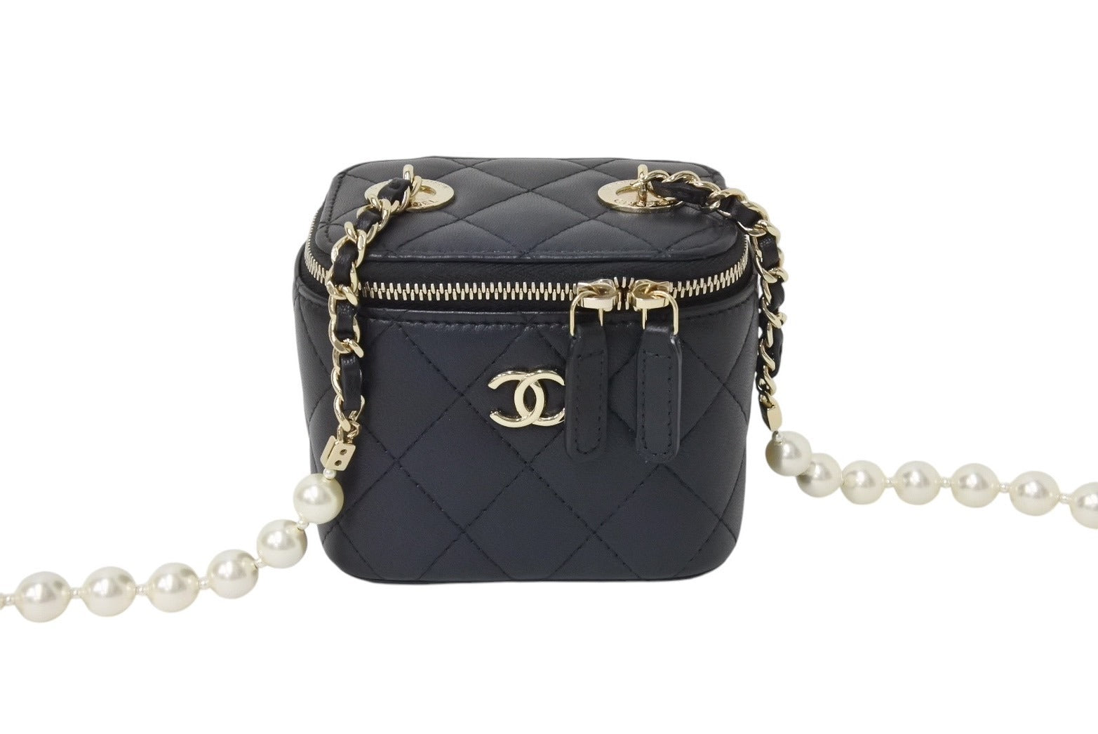 極美品 CHANEL シャネル スモールバニティ パールショルダーバッグ 31番台 AP2581 ココマーク ラムスキン フェイクパール 中古  4c069772 – Casanova Vintage