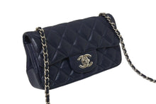 画像をギャラリービューアに読み込む, 極美品 CHANEL シャネル ショルダーバッグ 17cm ミニマトラッセショルダーチェーン ネイビー キャビアスキン 15番台 中古 4c069773