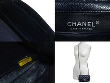 画像をギャラリービューアに読み込む, 極美品 CHANEL シャネル ショルダーバッグ 17cm ミニマトラッセショルダーチェーン ネイビー キャビアスキン 15番台 中古 4c069773