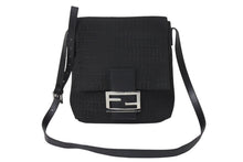 画像をギャラリービューアに読み込む, FENDI フェンディ ズッカ柄 ショルダーバッグ 2288-8BT127-JQ5-079 キャンバス レザー ブラック シルバー金具 美品 中古 4c069818
