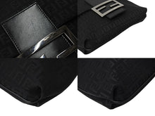 画像をギャラリービューアに読み込む, FENDI フェンディ ズッカ柄 ショルダーバッグ 2288-8BT127-JQ5-079 キャンバス レザー ブラック シルバー金具 美品 中古 4c069818