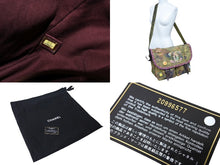 Load image into Gallery viewer, 極美品 CHANEL シャネル エンブロイダリー メッセンジャーバッグ 20番台 グラフィティ カーキ ココマーク A92790 中古 4c069834