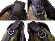 Load image into Gallery viewer, 極美品 CHANEL シャネル エンブロイダリー メッセンジャーバッグ 20番台 グラフィティ カーキ ココマーク A92790 中古 4c069834