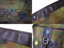 Load image into Gallery viewer, 極美品 CHANEL シャネル エンブロイダリー メッセンジャーバッグ 20番台 グラフィティ カーキ ココマーク A92790 中古 4c069834