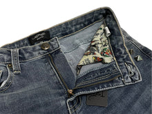 Load image into Gallery viewer, 新品未使用 ED HARDY エドハーディ リメイク フレアデニム スタッズ 刺繍 WEHD8400-2 コットン ブルー サイズ28 中古 4c069856