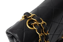 画像をギャラリービューアに読み込む, CHANEL シャネル チェーンショルダーバッグ Wフラップ マトラッセ23 ラムスキン 3番台 ブラック ゴールド 美品 中古 4c069887