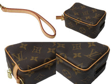 Load image into Gallery viewer, LOUIS VUITTON ルイヴィトン モノグラム トゥルースワピティ ポーチ M58030 ブラック ロゴ 小物 中古 美品 4c069896