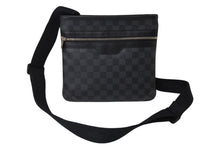 画像をギャラリービューアに読み込む, LOUIS VUITTON ルイヴィトン ショルダーバッグ メッセンジャー N58028 トマス ダミエグラフィット ブラック シルバー 美品 中古 4c069911