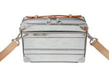 画像をギャラリービューアに読み込む, LOUIS VUITTON ルイヴィトン モノグラム ミラー ハンドル ソフトトランク M45885 ショルダーバッグ シルバー 美品 中古 4c070046