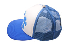 画像をギャラリービューアに読み込む, 新品未使用 CHROME HEARTS クロムハーツ トラッカーキャップ CHクロスパッチ ONE SIZE メッシュ ブルー ホワイト シルバー925 中古 4c070147